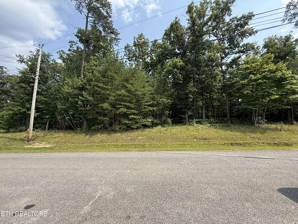 1.47 Acres of Residential Land for Sale in Crossville, Tennessee