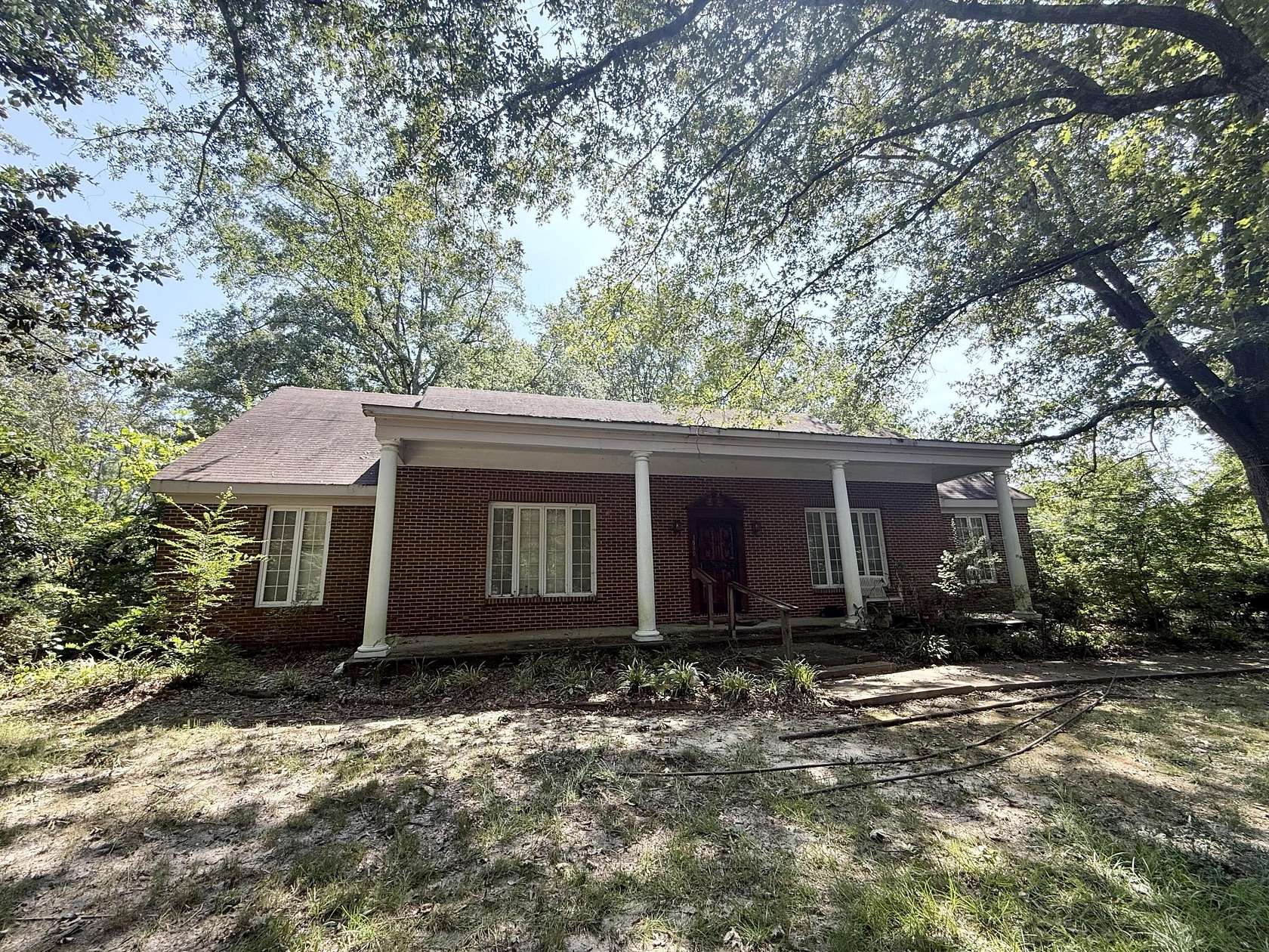 4.5 Acres of Land with Home for Sale in Tupelo, Mississippi