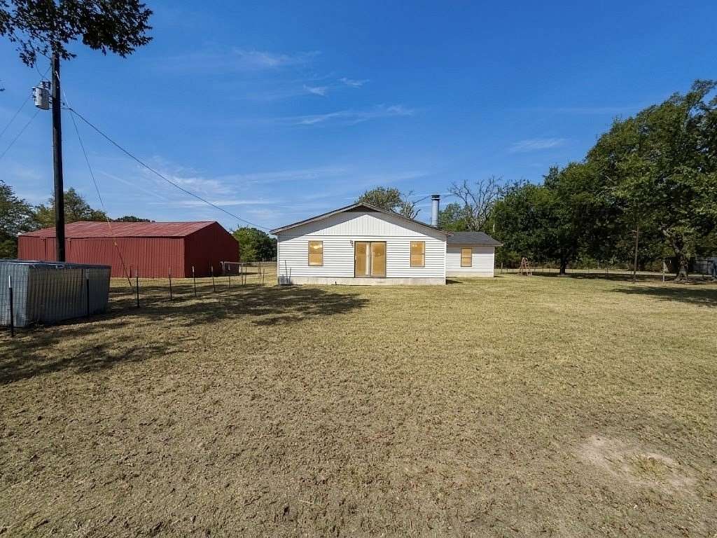 15.6 Acres of Land with Home for Sale in Mabank, Texas