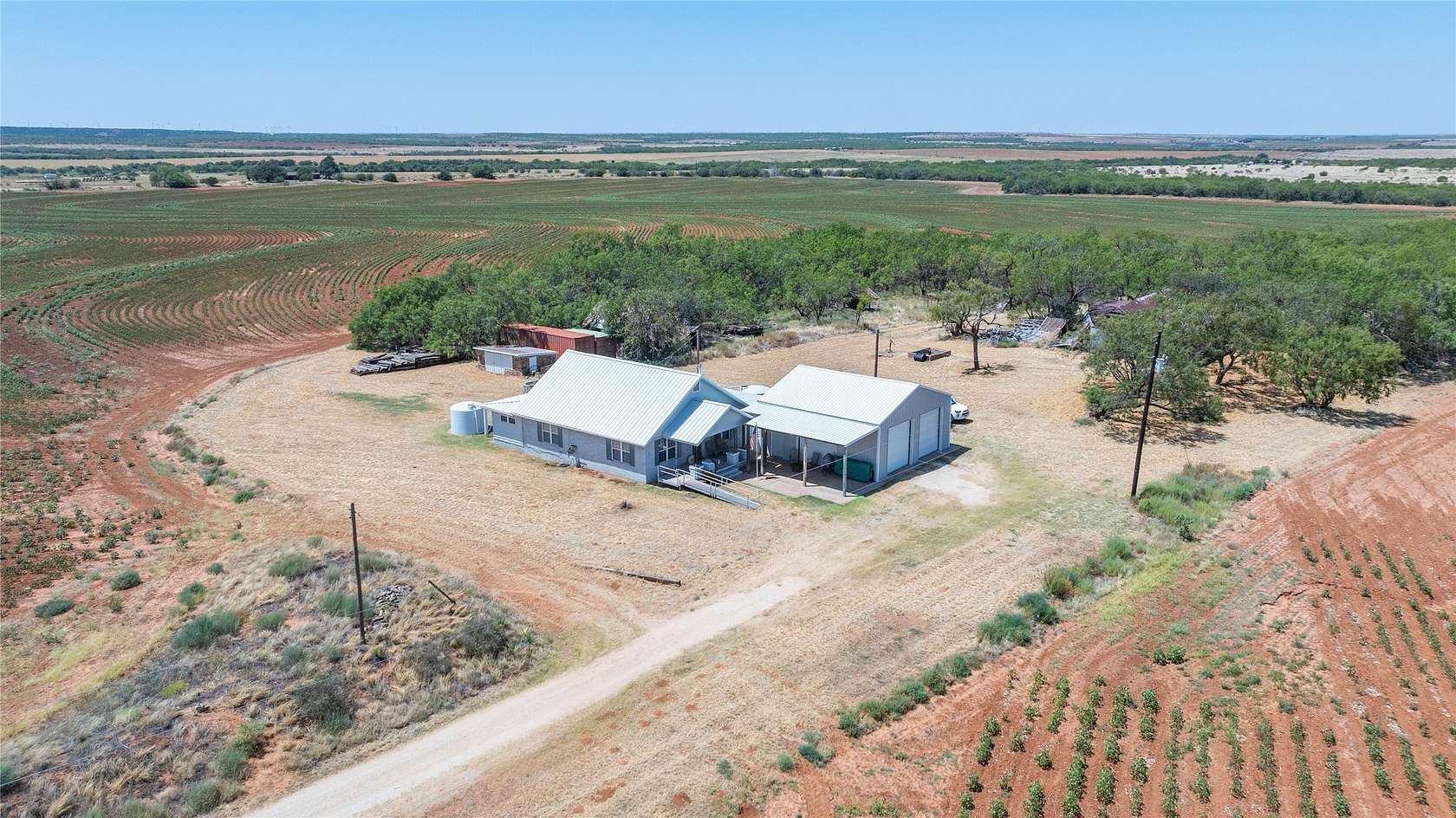 200 Acres of Land with Home for Sale in Sweetwater, Texas