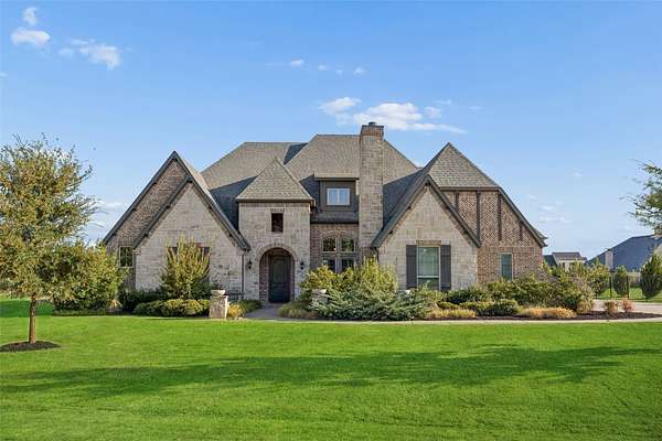 1.52 Acres of Land with Home for Sale in Lucas, Texas