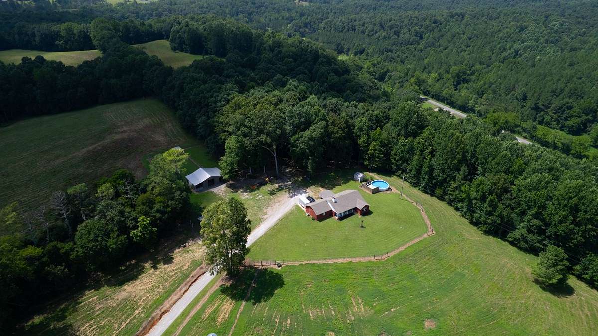 112 Acres of Land with Home for Sale in Goodspring, Tennessee