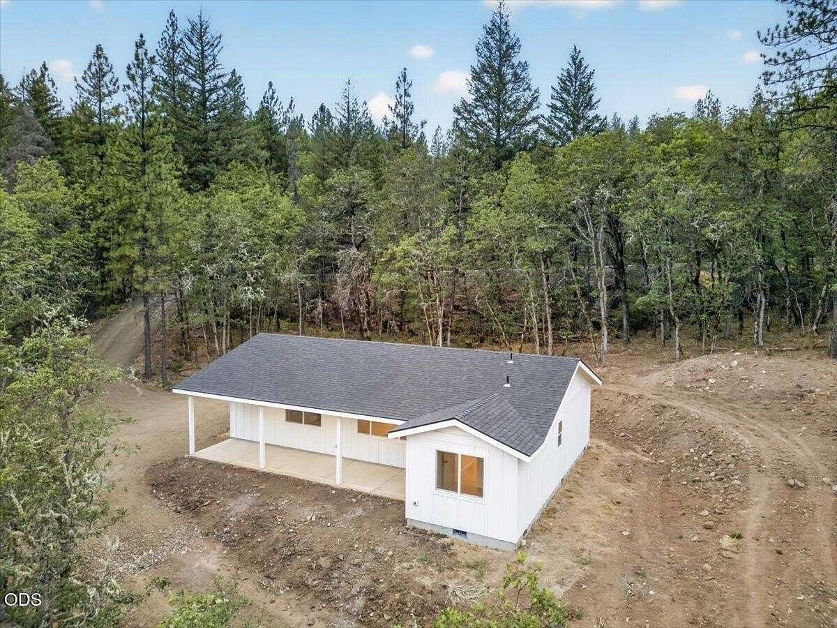 1.66 Acres of Land with Home for Sale in Trail, Oregon