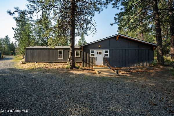 10 Acres of Land with Home for Sale in Worley, Idaho