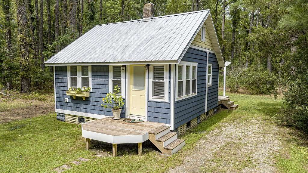 5.33 Acres of Land with Home for Sale in Onancock, Virginia