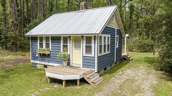 5.33 Acres of Land with Home for Sale in Onancock, Virginia