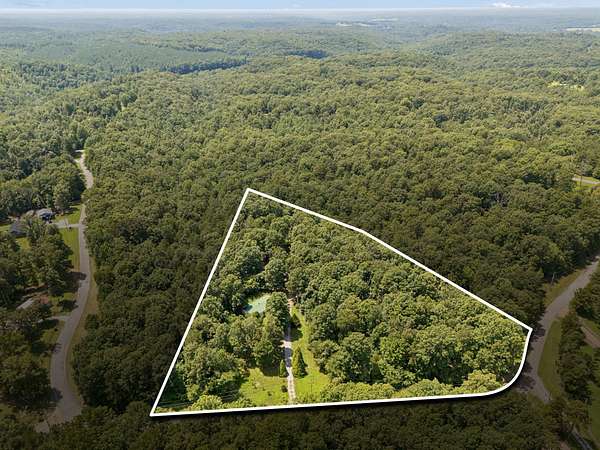 7 Acres of Residential Land for Sale in Nunnelly, Tennessee