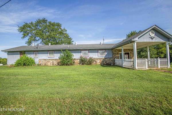 33 Acres of Land with Home for Sale in Sweetwater, Tennessee