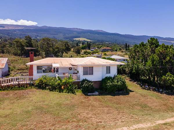 21.2 Acres of Land with Home for Sale in Kula, Hawaii