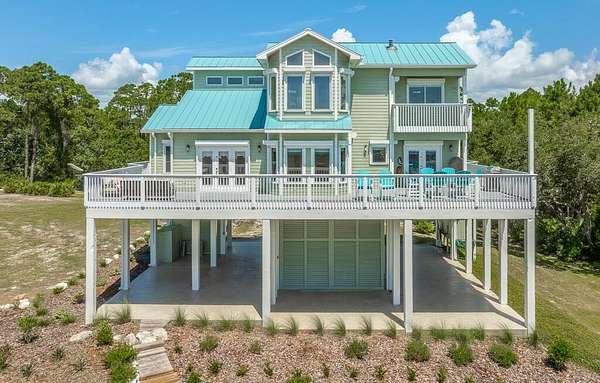 3.1 Acres of Land with Home for Sale in Carrabelle, Florida