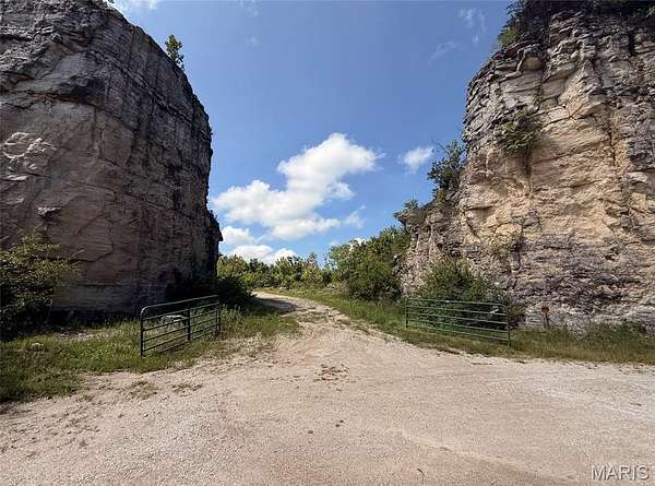 30.4 Acres of Recreational & Residential Land for Sale in Eureka, Missouri