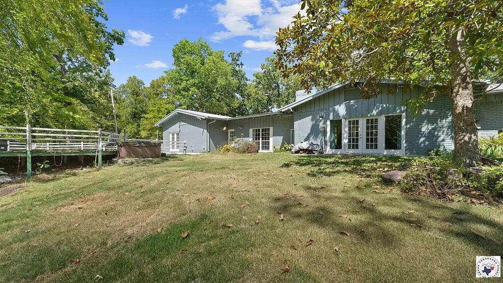 5 Acres of Land with Home for Sale in Texarkana, Arkansas