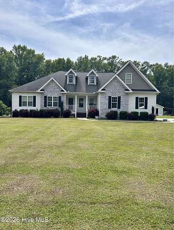 2.9 Acres of Land with Home for Lease in Jacksonville, North Carolina