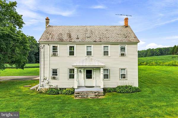 105 Acres of Land with Home for Sale in Effort, Pennsylvania