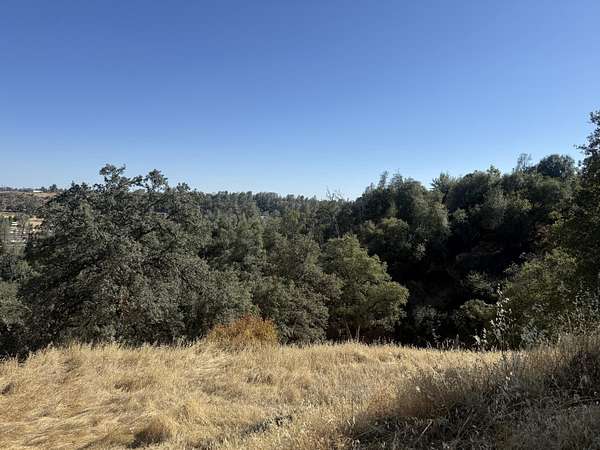 4 Acres of Land for Sale in Anderson, California
