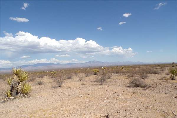 2.35 Acres of Residential Land for Sale in Golden Valley, Arizona