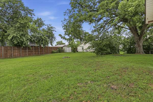 0.6 Acres of Residential Land for Sale in Van Alstyne, Texas