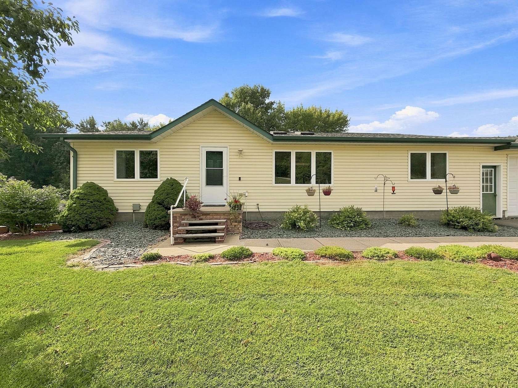 2.27 Acres of Land with Home for Sale in Sioux City, Iowa