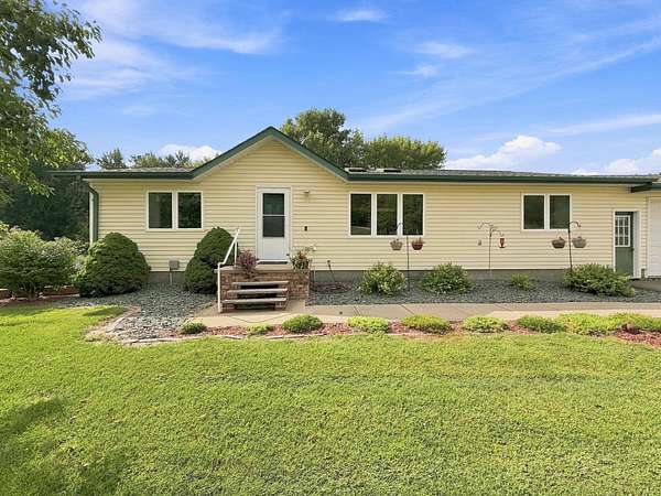 2.27 Acres of Land with Home for Sale in Sioux City, Iowa
