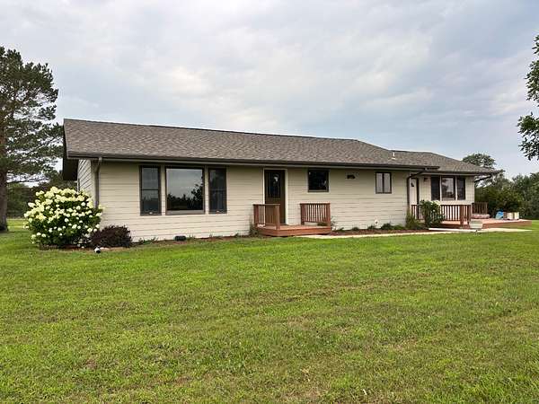 40 Acres of Land with Home for Sale in Dallas, South Dakota