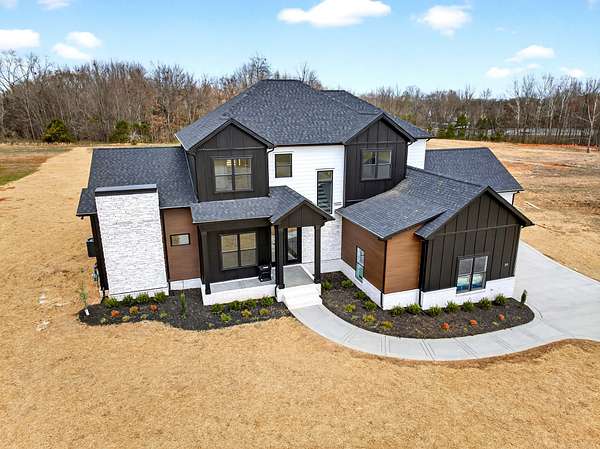 10.7 Acres of Recreational Land with Home for Sale in Cumberland City, Tennessee