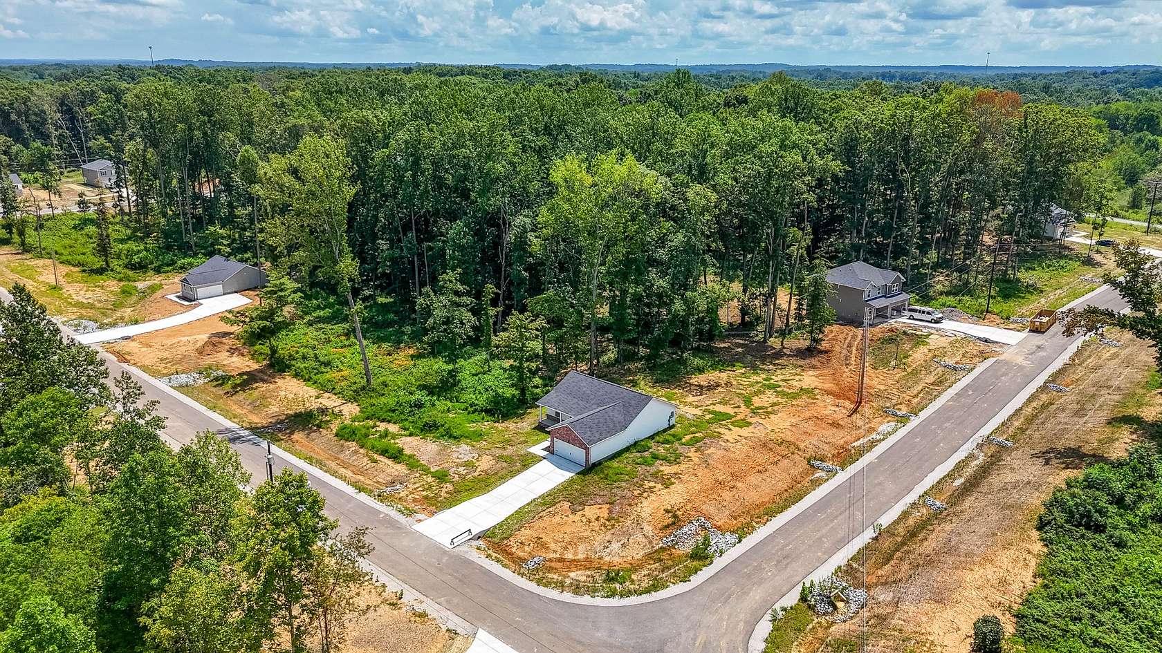 1.5 Acres of Land with Home for Sale in Dickson, Tennessee