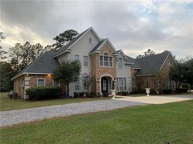 1.72 Acres of Land with Home for Lease in Covington, Louisiana