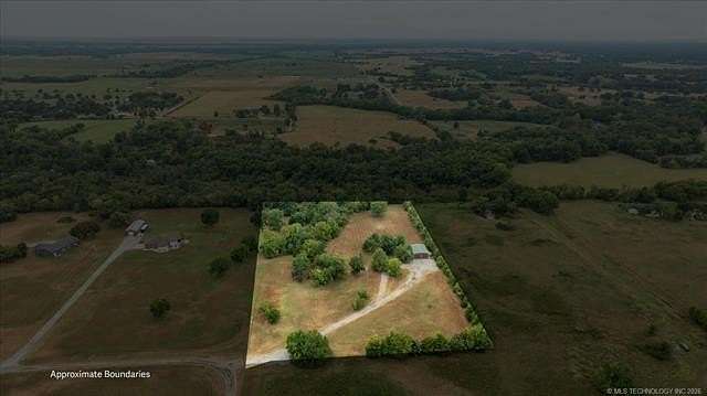 5 Acres of Residential Land for Sale in Bartlesville, Oklahoma