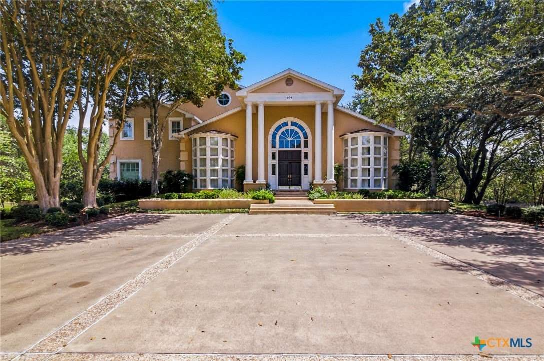 5.64 Acres of Land with Home for Sale in Victoria, Texas