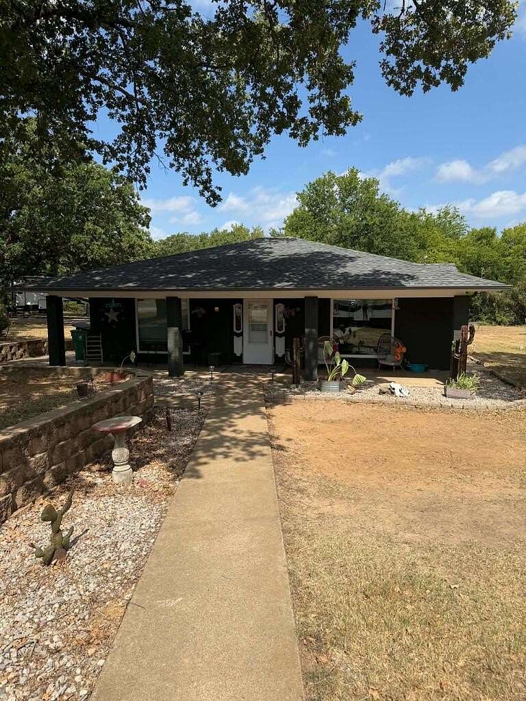 5.84 Acres of Land with Home for Sale in Mabank, Texas