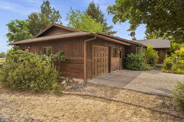 2 Acres of Land with Home for Sale in Prineville, Oregon