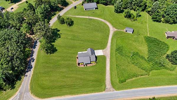 4 Acres of Land with Home for Sale in Holcomb, Mississippi