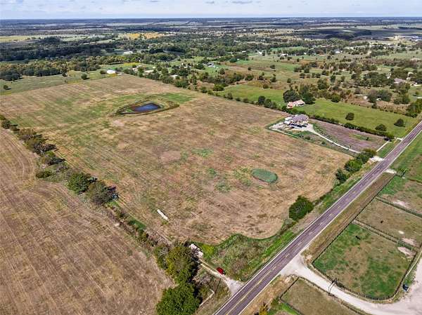 10 Acres of Land for Sale in Wills Point, Texas
