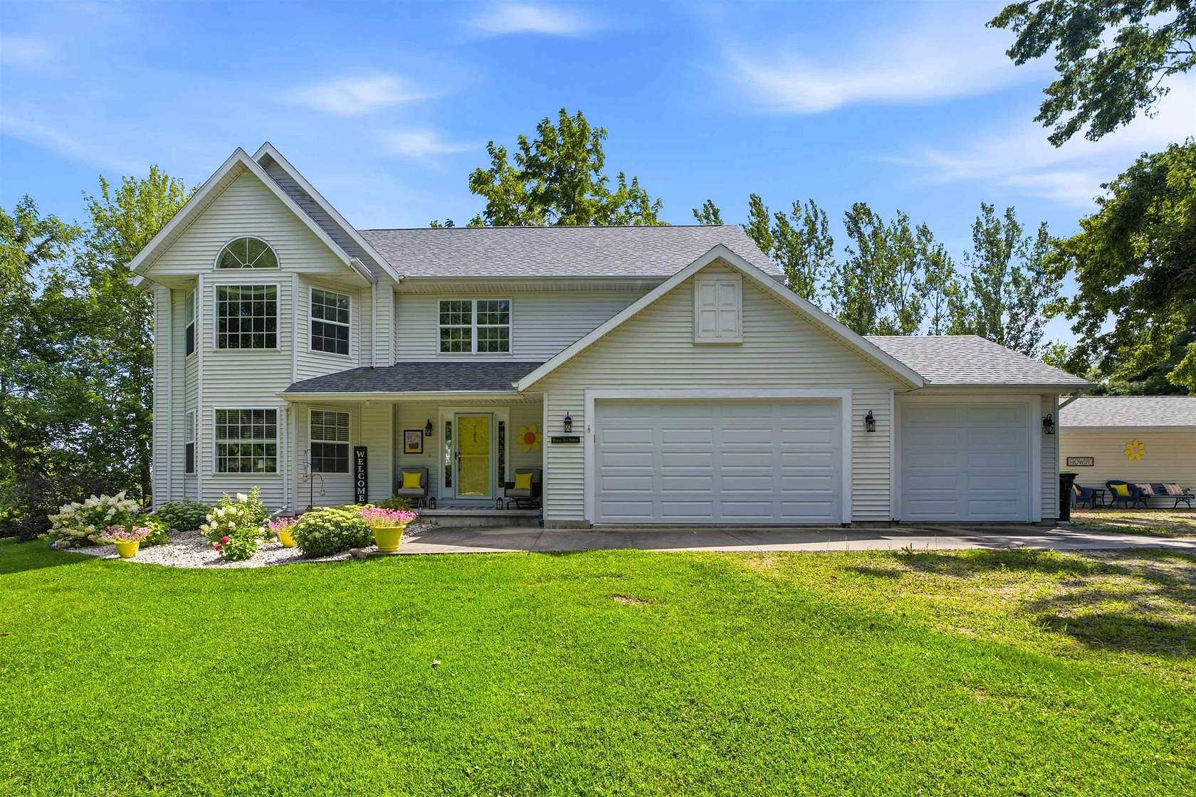 5.17 Acres of Land with Home for Sale in Manawa, Wisconsin