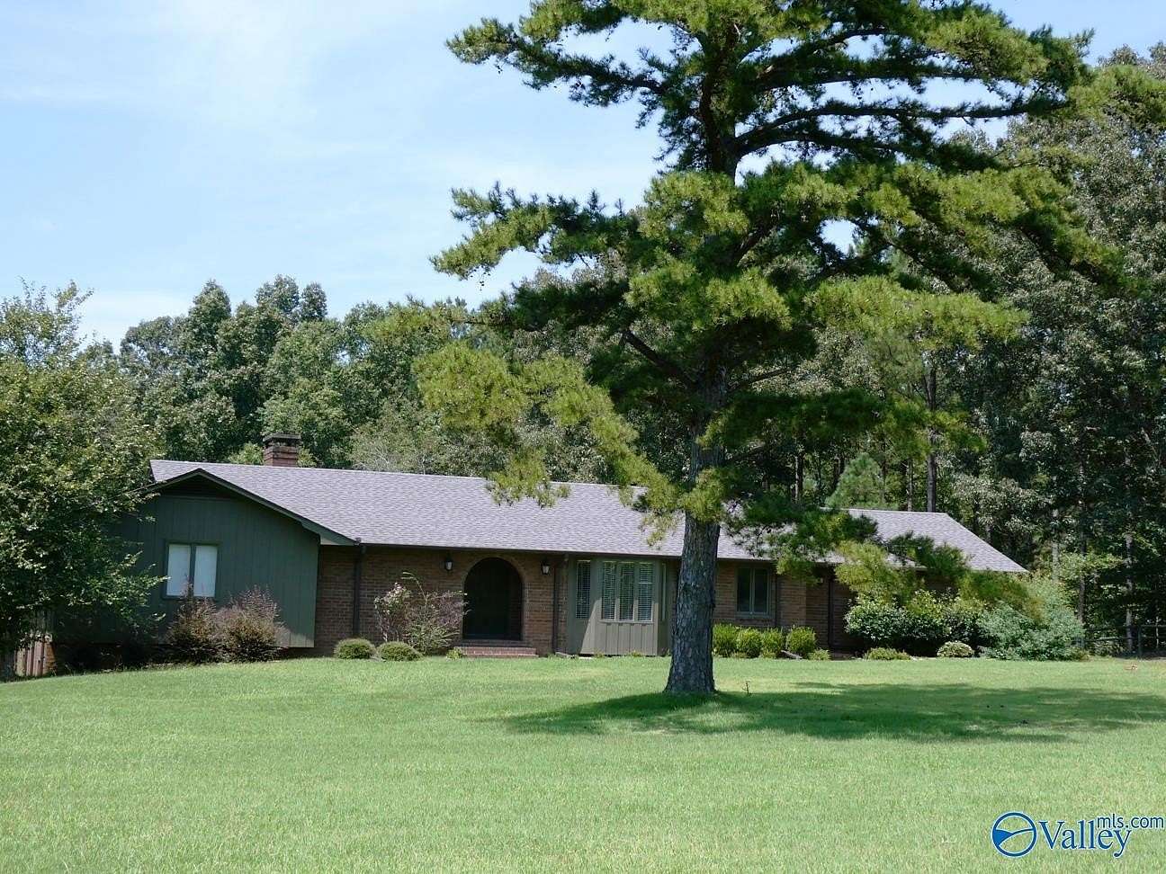 4.5 Acres of Land with Home for Sale in Guin, Alabama