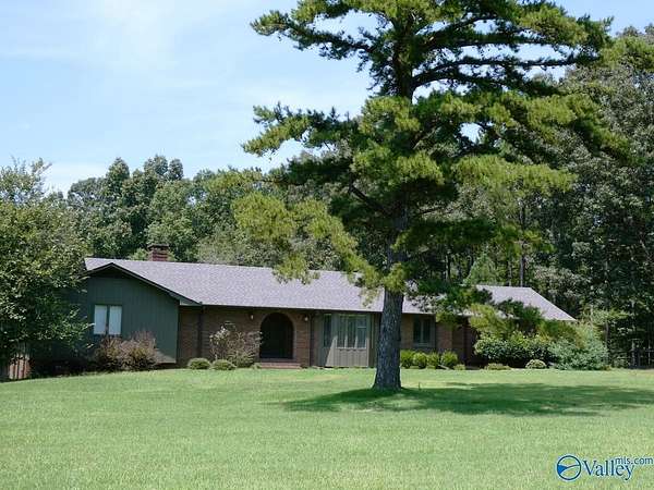 4.5 Acres of Land with Home for Sale in Guin, Alabama