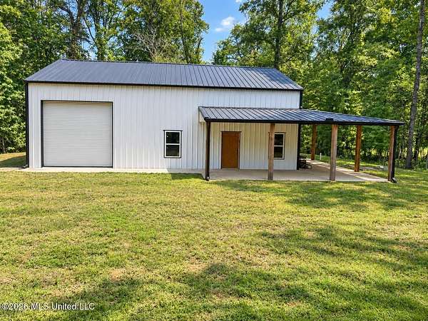 5.5 Acres of Residential Land for Sale in St. Francisville, Louisiana