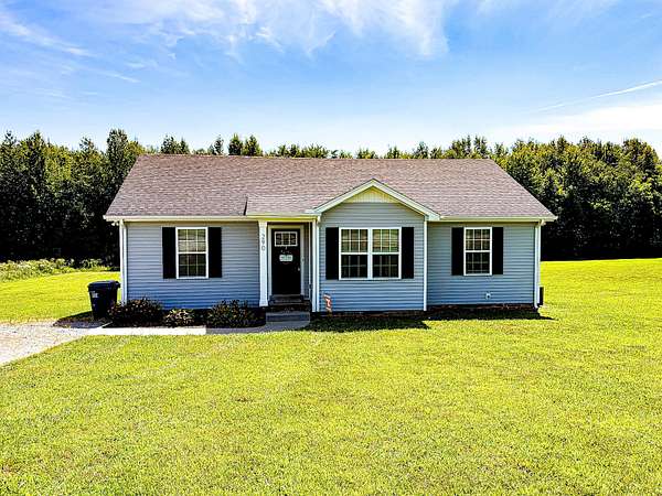 1.5 Acres of Land with Home for Sale in Portland, Tennessee