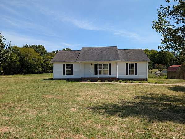 1.5 Acres of Land with Home for Sale in Shelbyville, Tennessee