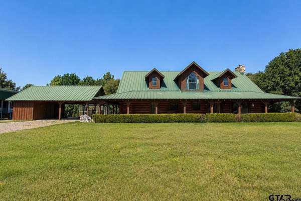 15 Acres of Land with Home for Sale in Gladewater, Texas