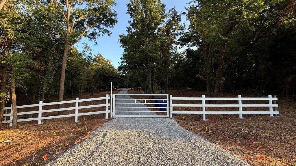 4.84 Acres of Residential Land for Sale in Arcadia, Oklahoma