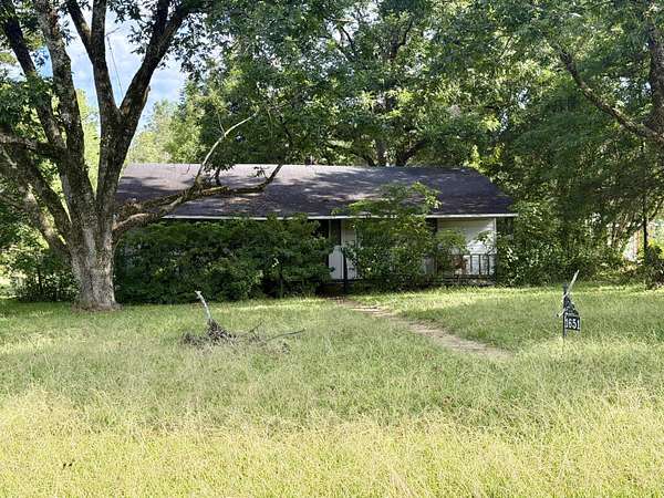 4 Acres of Land with Home for Sale in New Albany, Mississippi