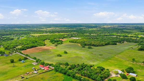 81 Acres of Land for Sale in Azle, Texas