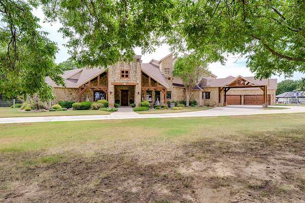 9 Acres of Land with Home for Sale in Argyle, Texas