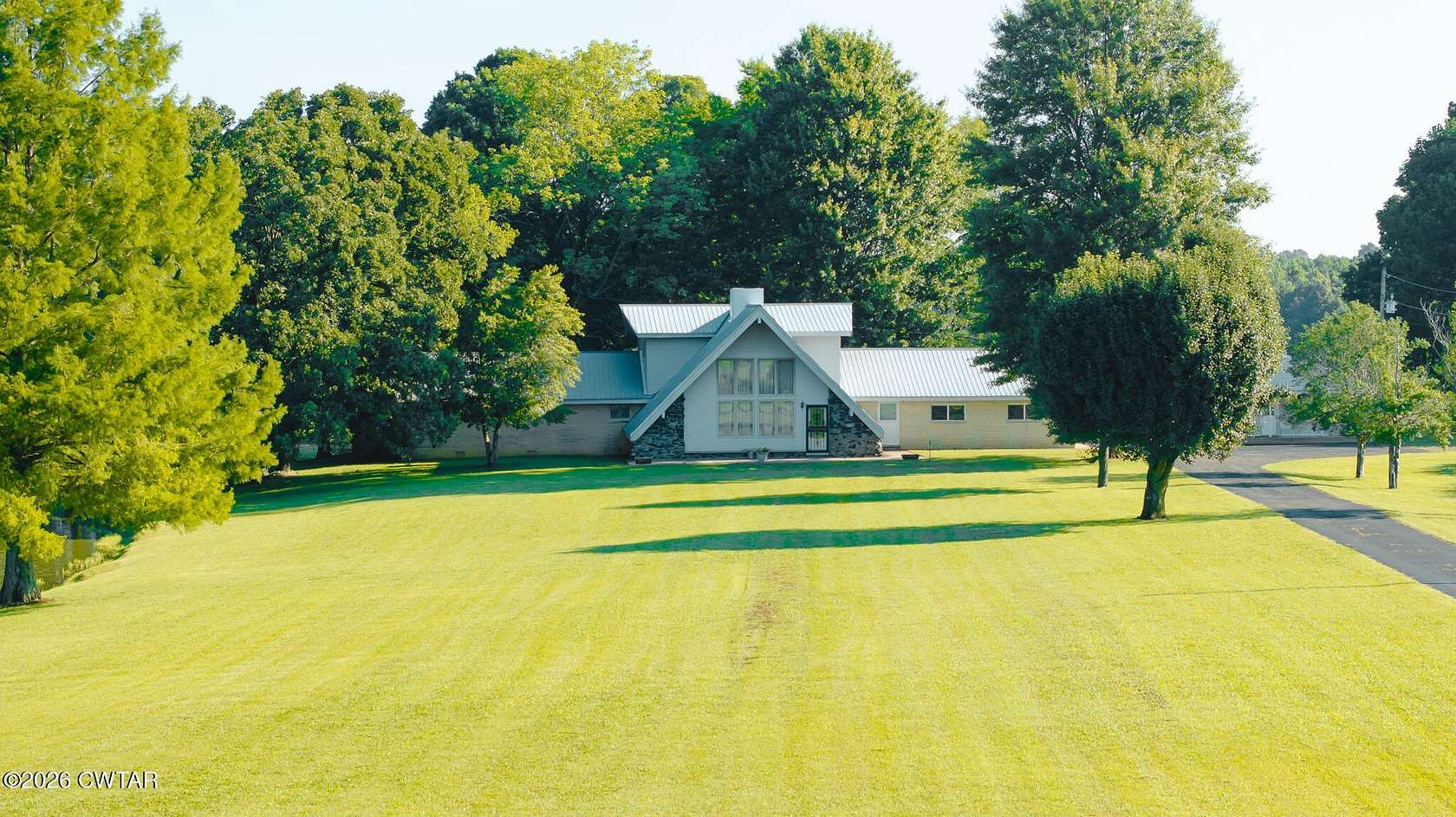 175 Acres of Agricultural Land with Home for Auction in Martin, Tennessee