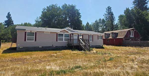 5.29 Acres of Land with Home for Sale in Klamath Falls, Oregon