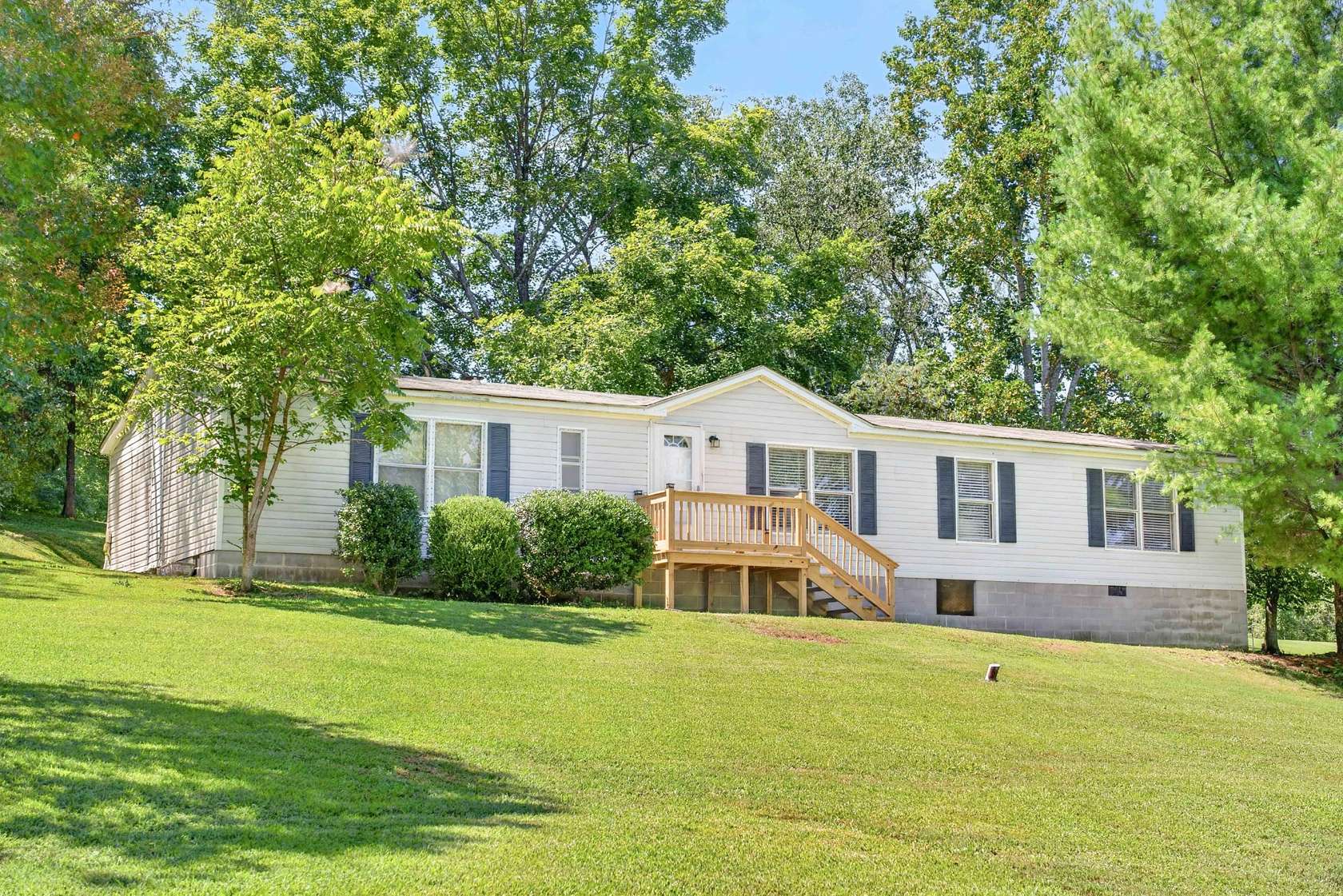 5 Acres of Land with Home for Sale in Portland, Tennessee