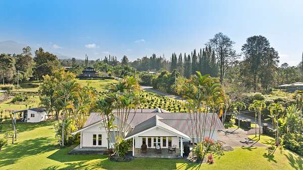 2.5 Acres of Land with Home for Sale in Holualoa, Hawaii