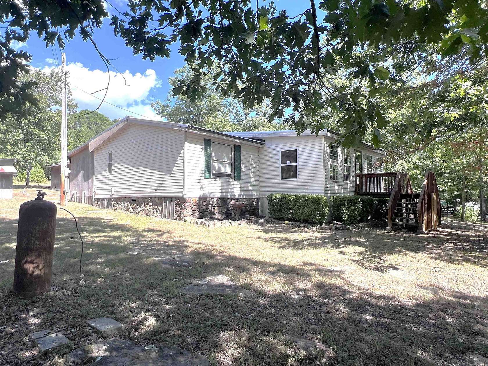 1.5 Acres of Land with Home for Sale in Shirley, Arkansas