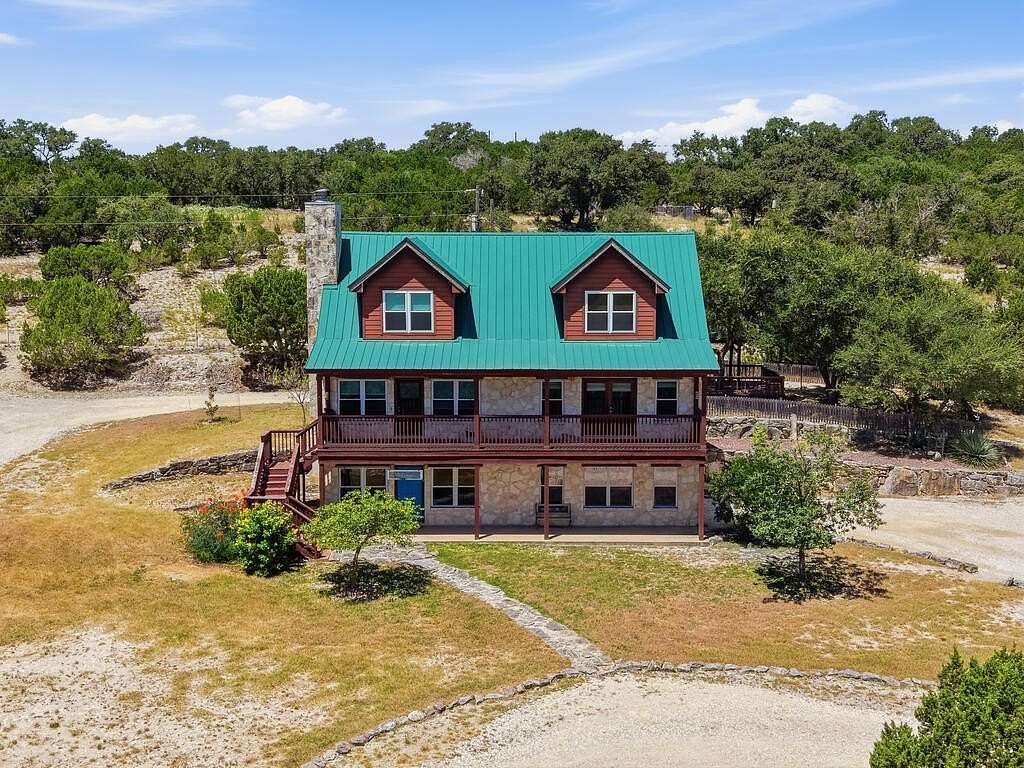 3.82 Acres of Land with Home for Lease in Pipe Creek, Texas